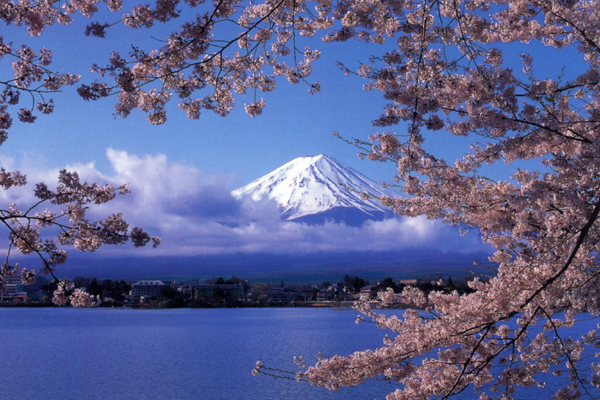富岳百景:一百種觀賞富士山的方法| 林氏璧和美狐團三狐的小天地